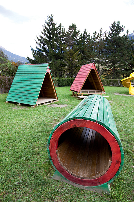 Tunnel gioco in legno di pino impregnato in autoclave realizzata da Linea Montanalegno - ILT