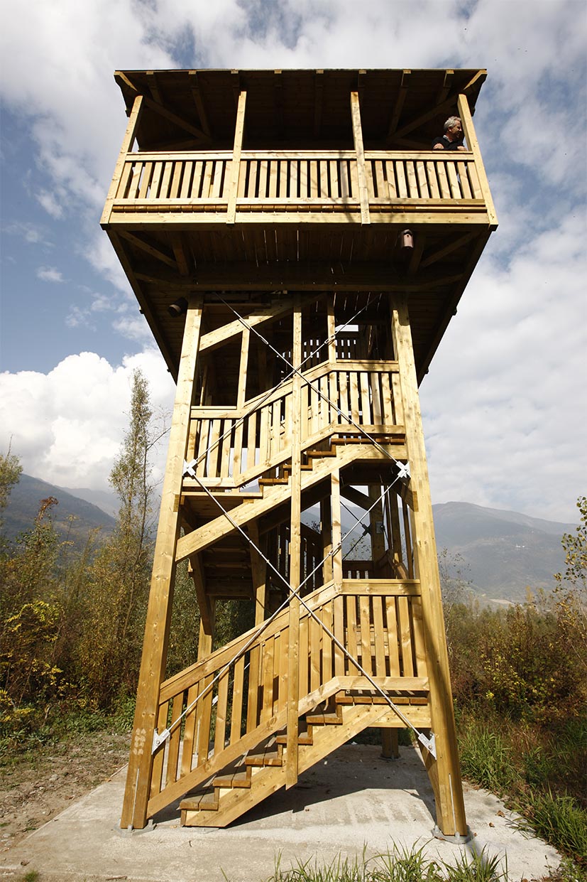 Torre avvistamento birdwatching in legno di pino nordico impregnato in autoclave realizzato da Linea Montanalegno - ILT